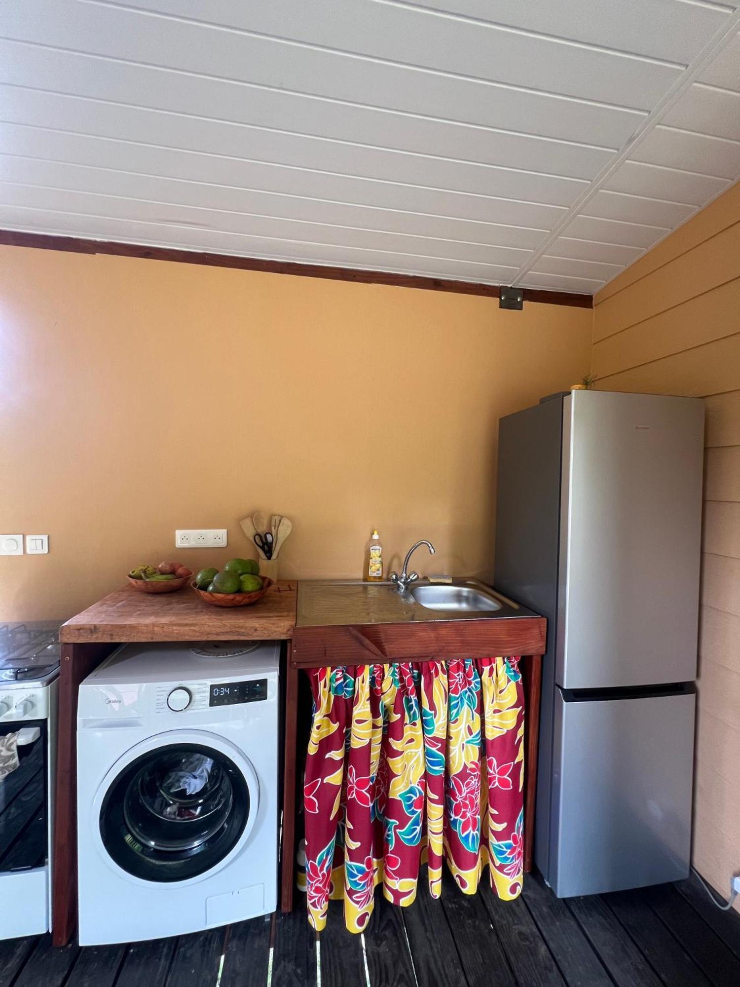 Hava'I Lodge Taputapuapea Luaran gambar